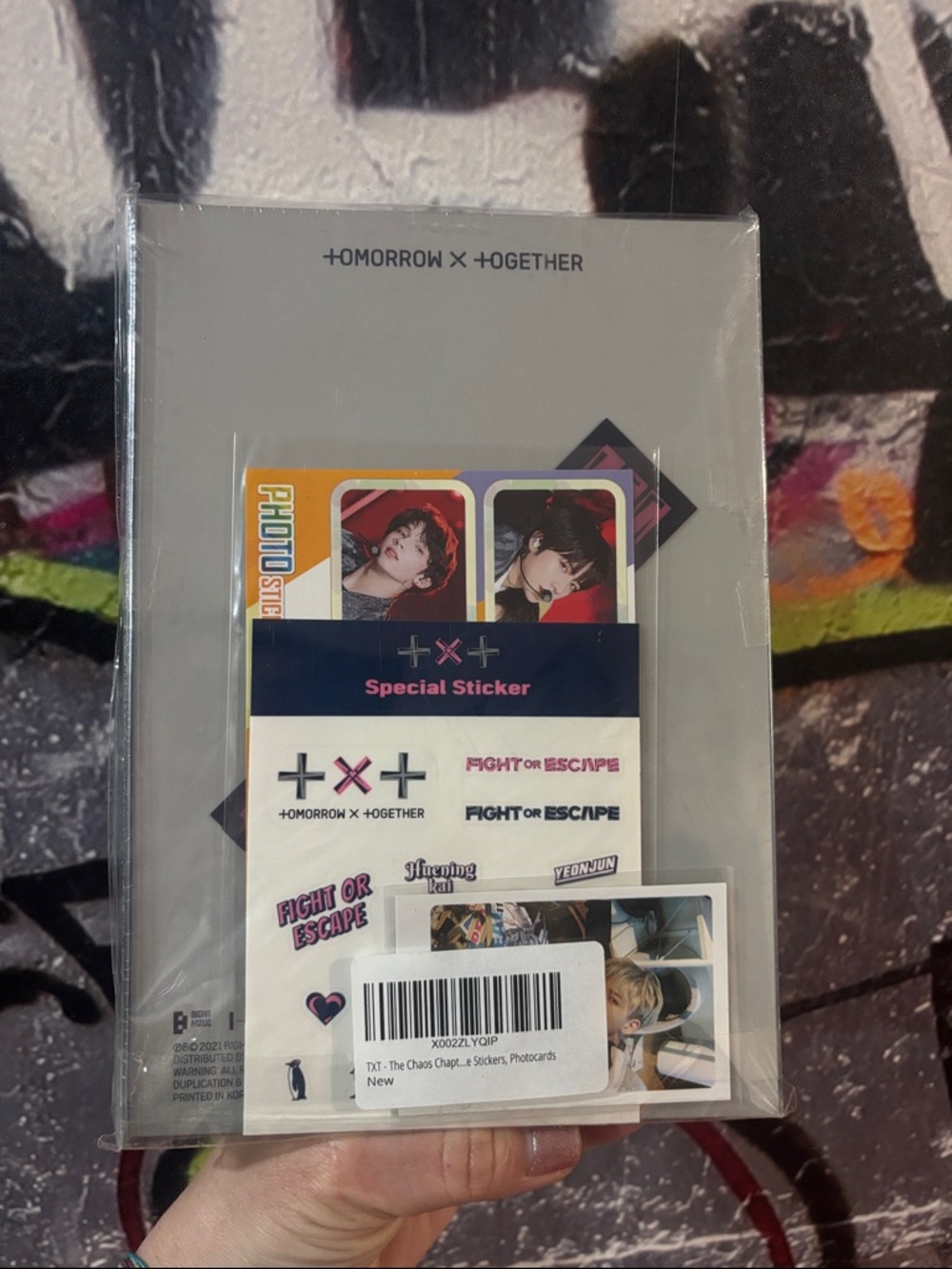 K-pop -Sticker photo album. TOMORROW X TOGETHER TXT Photocards